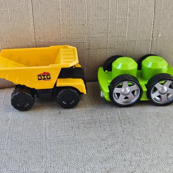 DIG Maxx Action Yellow Truck Green Mega Blocks Car Push Up Toys Lot of 2 - Picture 8 of 11